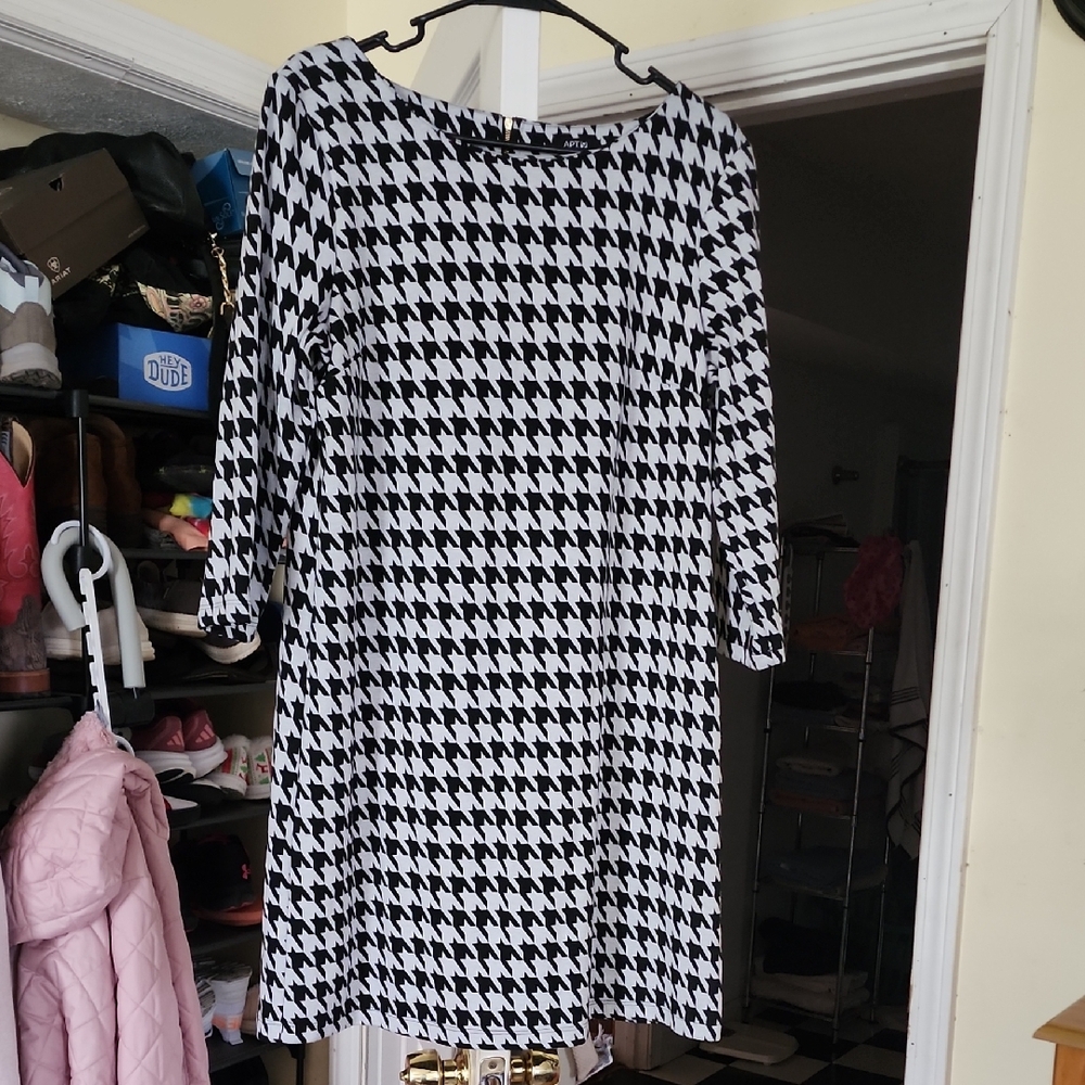 Apt. 9 Black and White Houndstooth Long Sleeve Dress